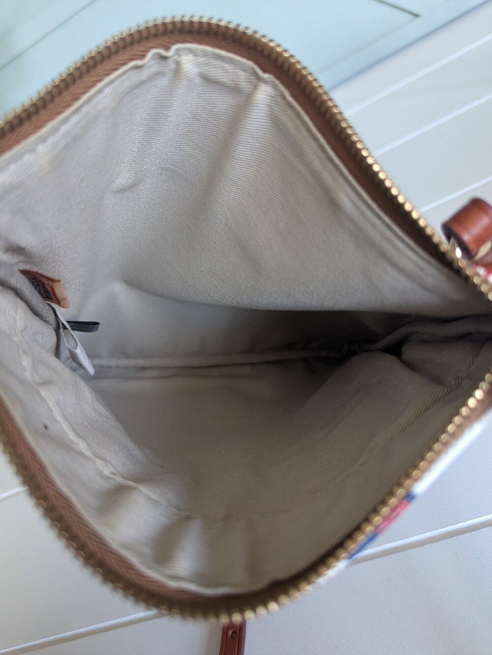 Dooney & Bourke Los Angeles Angels Crossbody Bag in White/Red - Picture 9 of 14